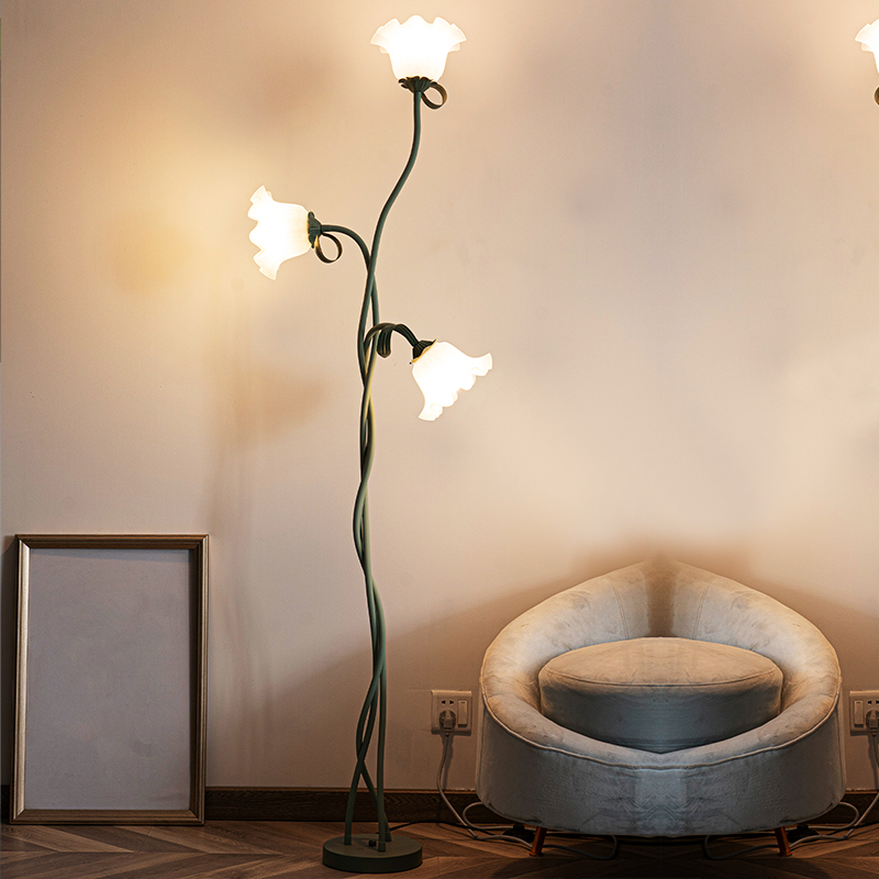 우아한 꽃 플로어 램프, E26 3 헤드 릴리 플로어  - Floor Lamp Arched 리뷰 및 가격